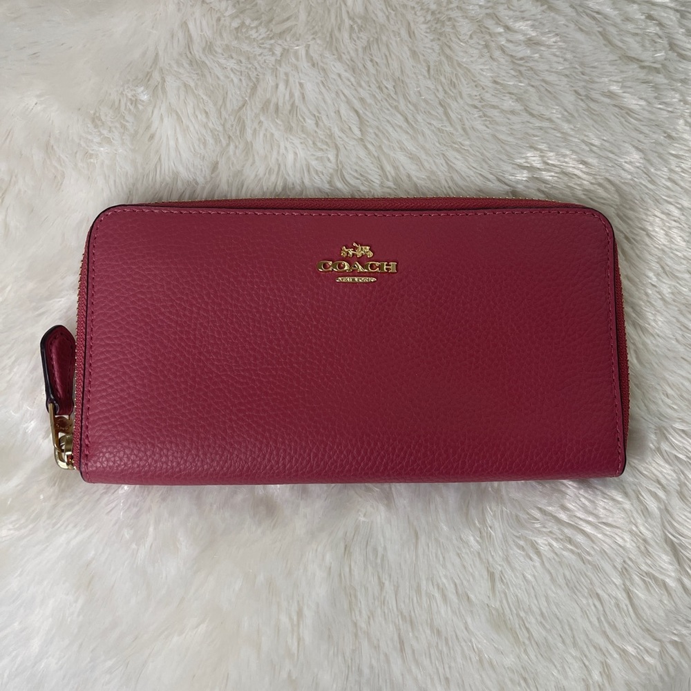 USED COACH WALLET 💗